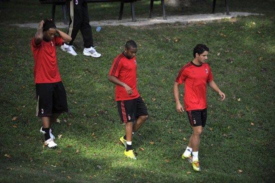 小罗困境时为什么不找梅西帮忙,小罗恭喜梅西夺金球