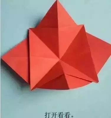 银杏叶手工花贴画幼儿园简单,彩色皱纹纸怎么做手工花幼儿园