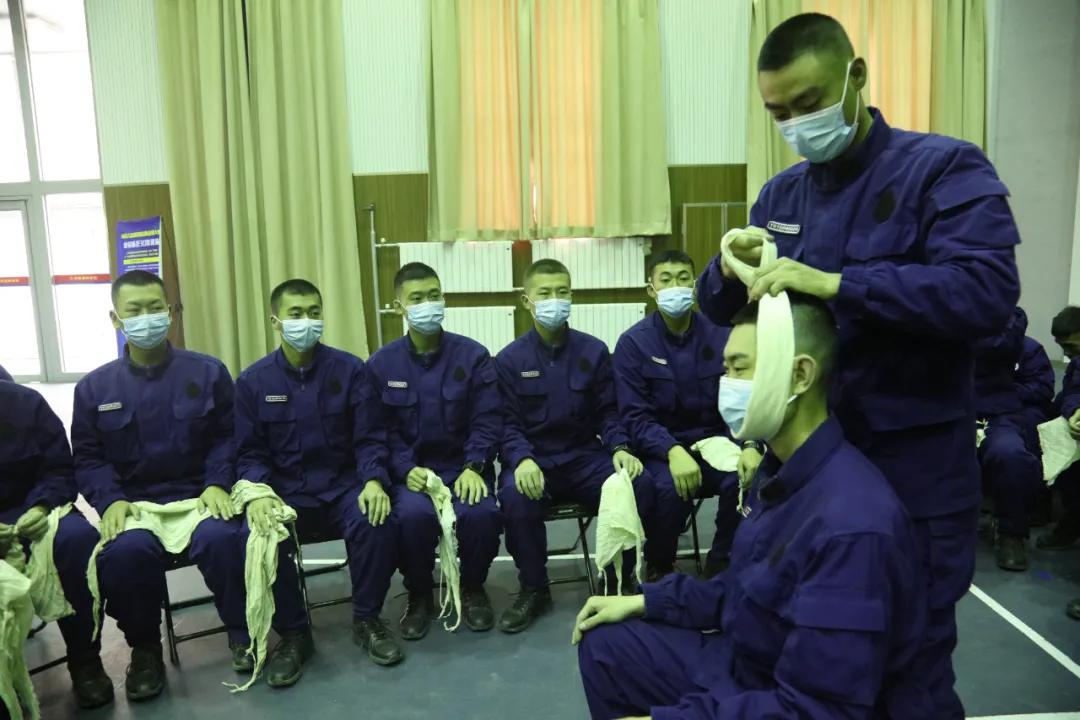 新蓝出征谈进步话成长寄希望,新蓝出征苦练本领茁壮成长