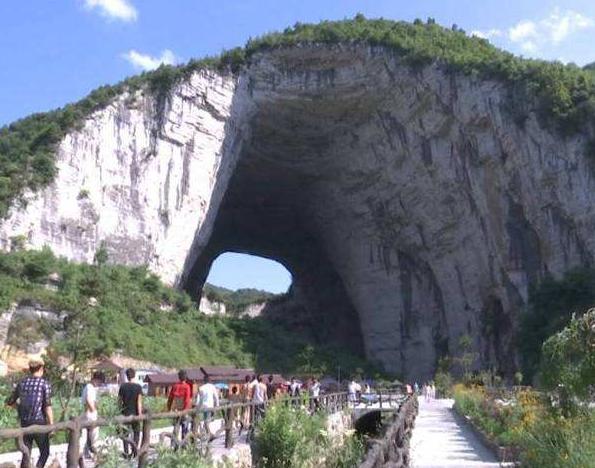 世界最大的天生桥,亚洲最大花岗岩天生桥
