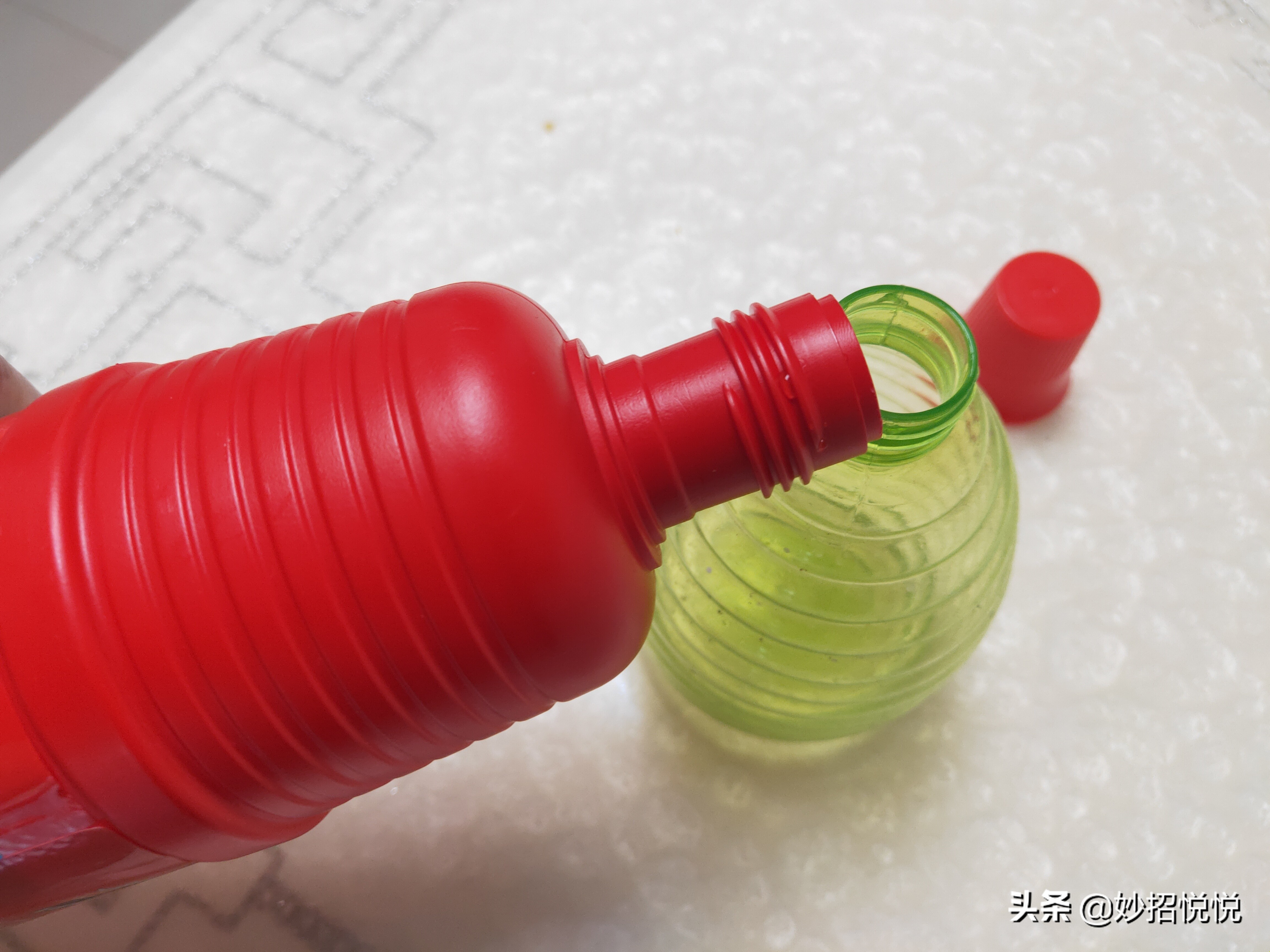 租的房子墙体返潮长霉斑怎么处理,家里墙壁快速除霉最好的方法