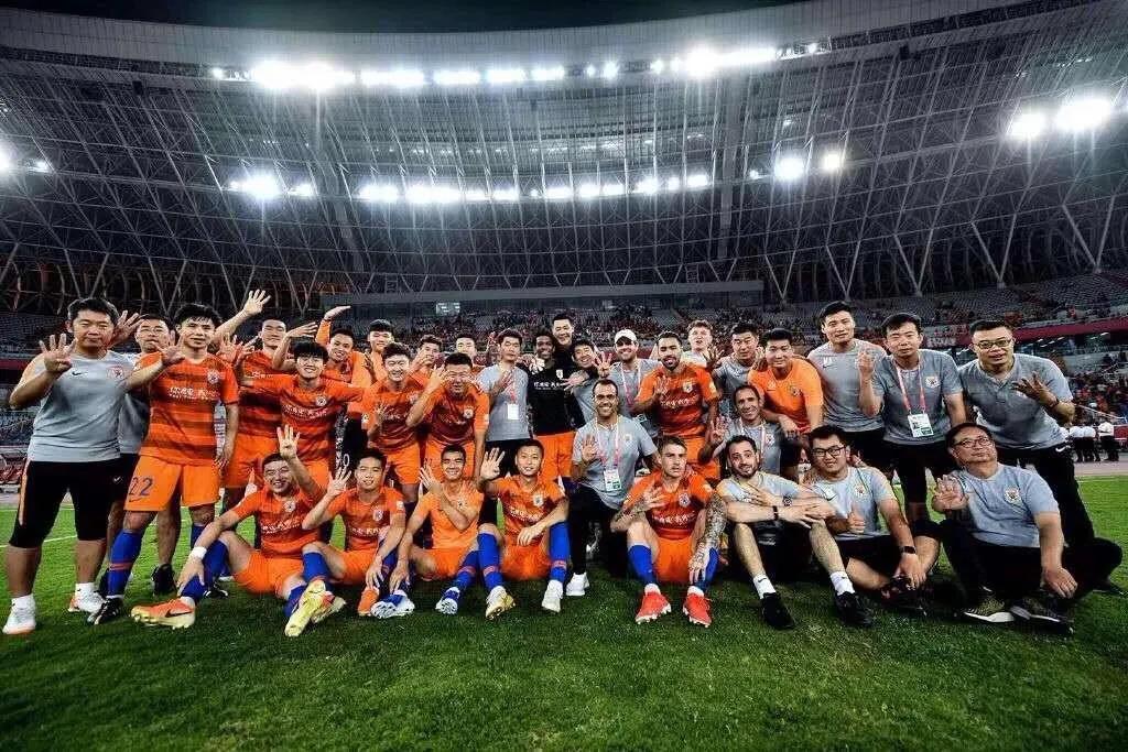 今天，我们的吉尔放假了