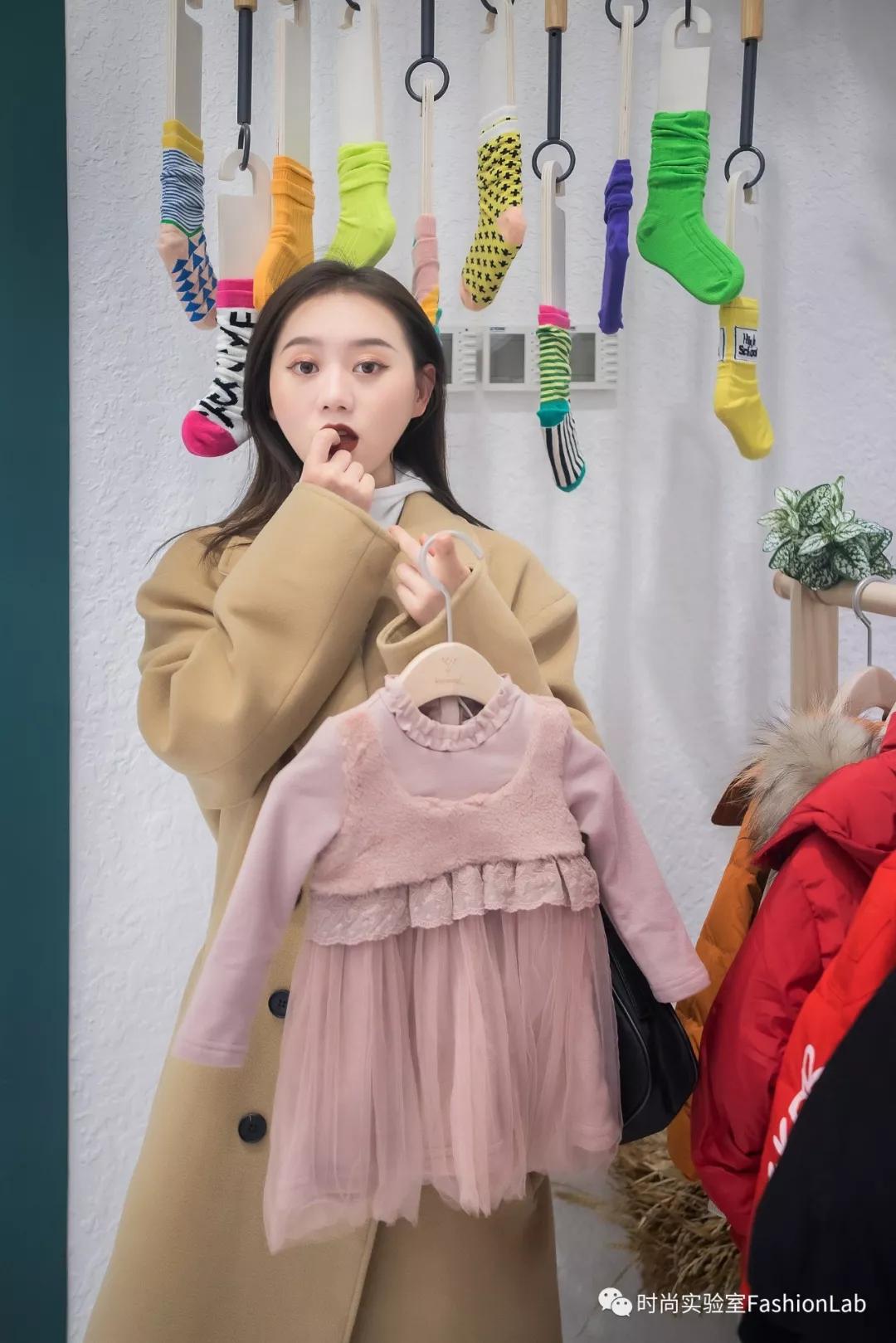 送对年终礼物是当代青年的社交核*器武**