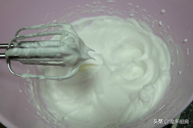 100克低筋面粉做蛋糕要放几个鸡蛋,130克低筋面粉放多少鸡蛋做蛋糕