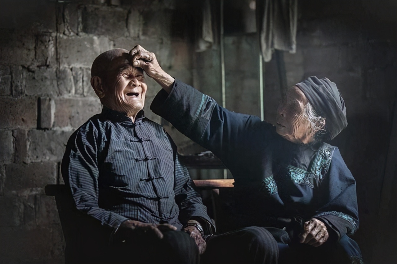 选择丁克的夫妻后来过得怎么样,一生无子的丁克夫妻晚年过得怎样