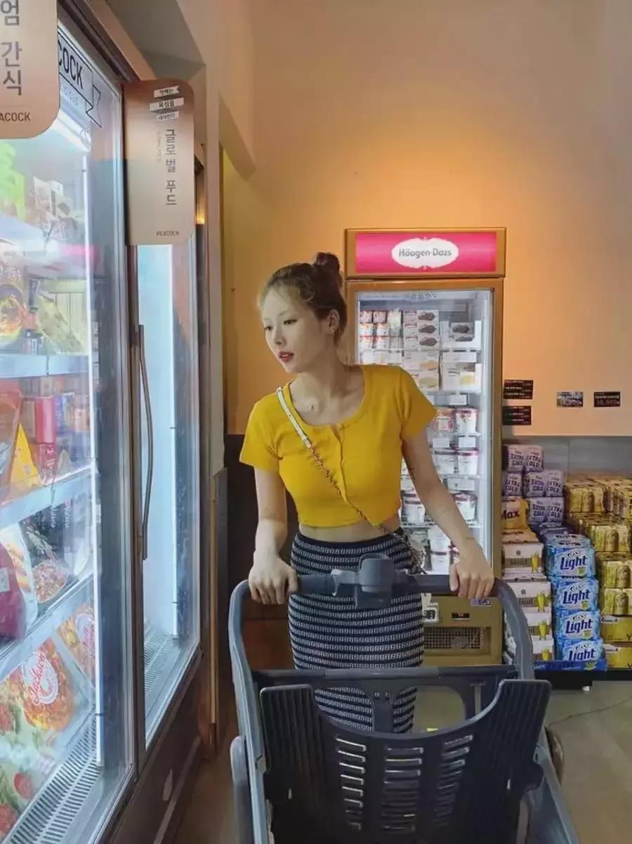 比欧阳娜娜好看的衣服,95后小花欧阳娜娜