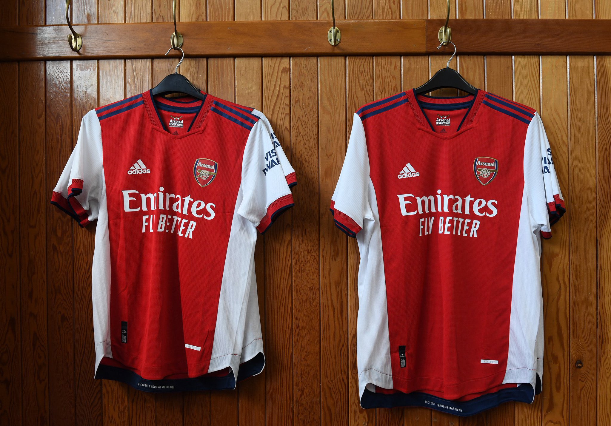 英超big6球衣援助,英超big6队徽照片复古