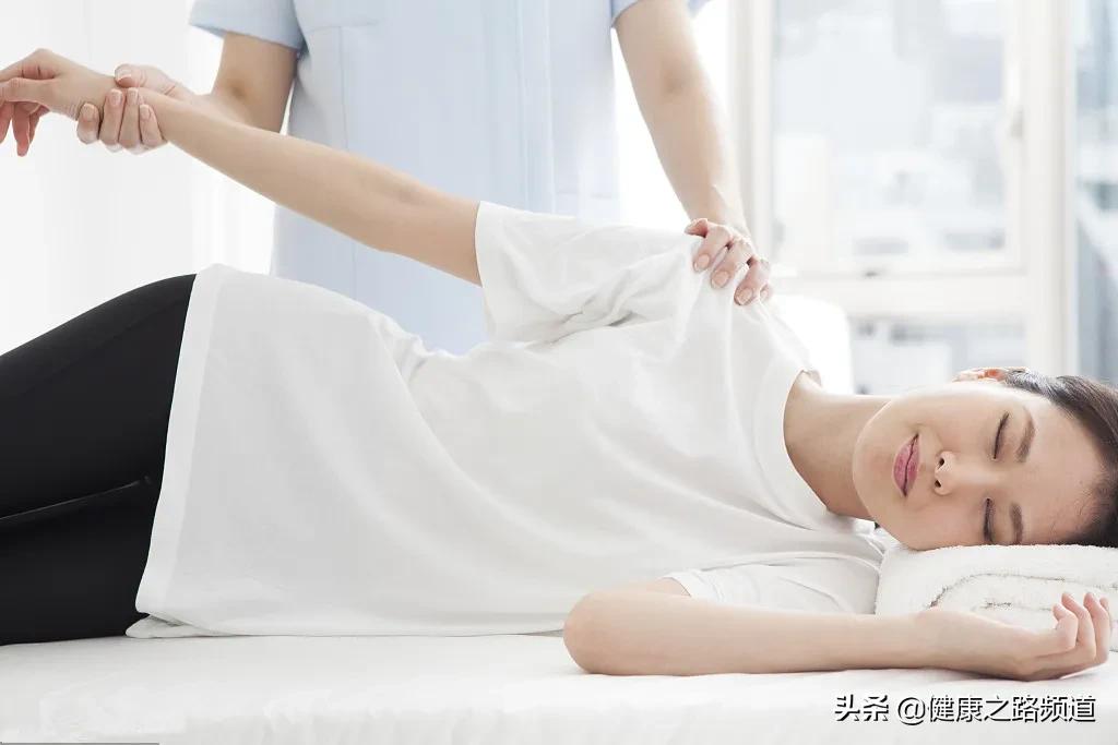 怎样拍打去除手背老年斑视频,拍打经络能祛老年斑吗