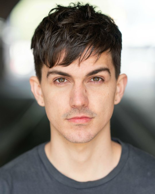 男人可以穿粉色的衣服和裤子吗,男人不能穿红色的衣服吗