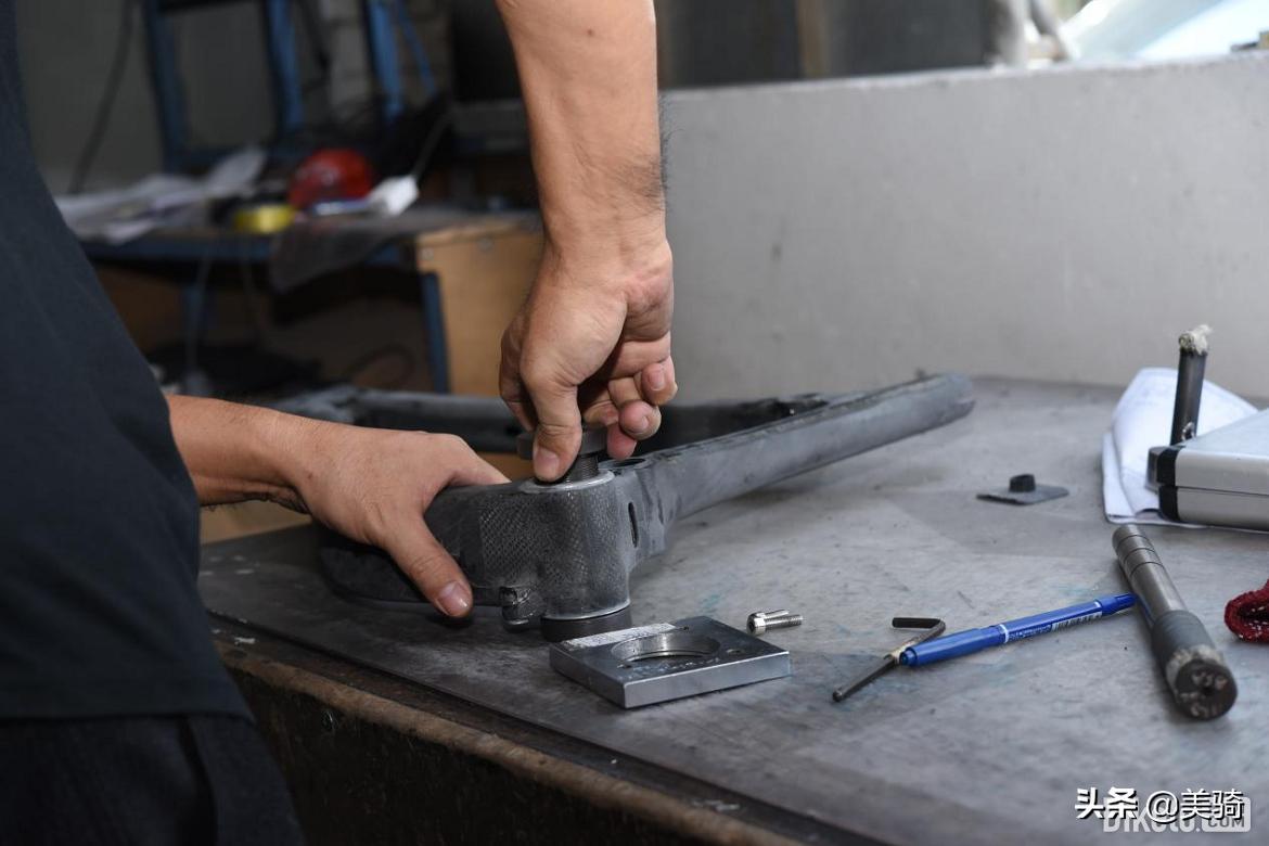 碳纤维车架快客,顶级碳纤维车架制造