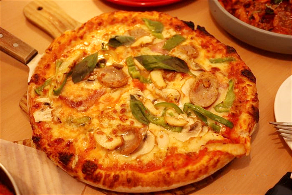 藏在宽窄巷子的居民楼，夫妻俩为混血女儿开的小店，地道又美味