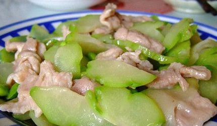 秋天这瓜刚上市，价格便宜，容易储存，经常吃提高抵抗力少生病