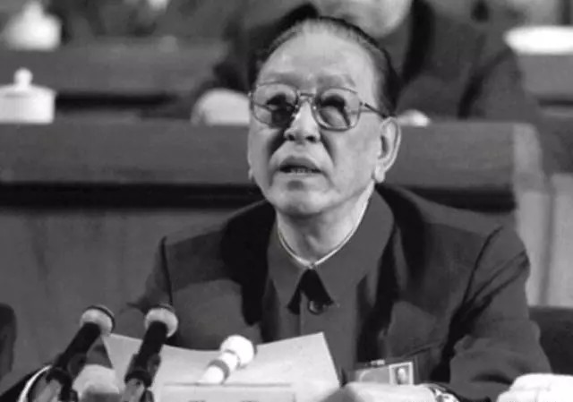 *飚耿**：曾送一只老虎给毛主席，身兼北欧三国使节，晚年成为副国级