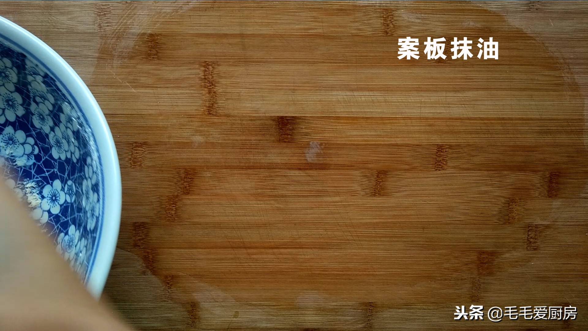 教你炸油条香甜酥脆不发硬,手把手教你在家炸油条