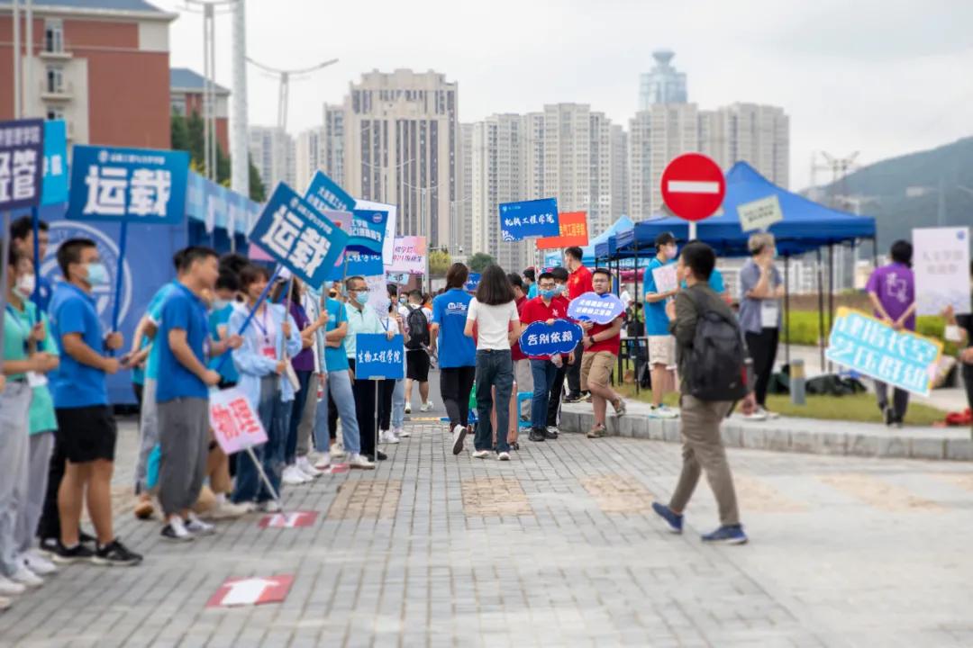 迎接新工人,欢迎新老工人