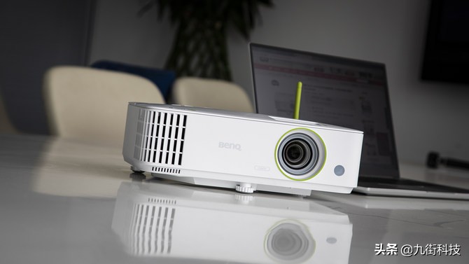 明基投影仪e520无线投屏,手机怎么投屏到明基685投影仪