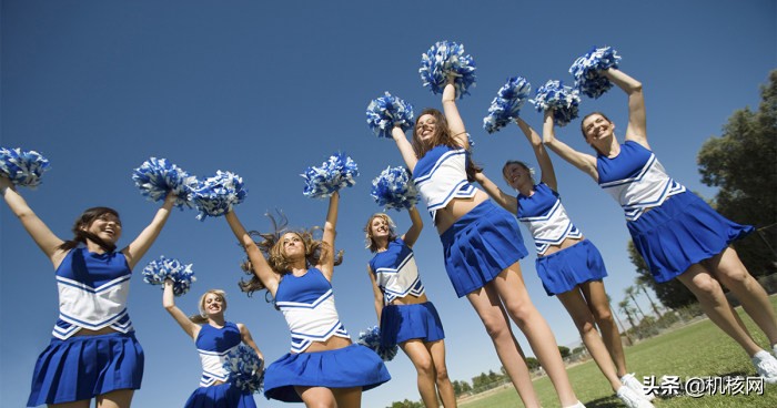 “爱”，“热血”与“永不言弃”：这就是《应援团》的故事