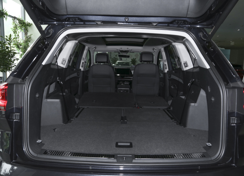 别克昂科旗6座对比揽境,大众揽境对比昂科旗驾驶感受