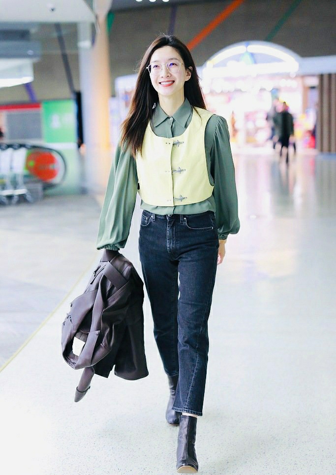 江疏影最新穿搭照,江疏影机场穿搭最新
