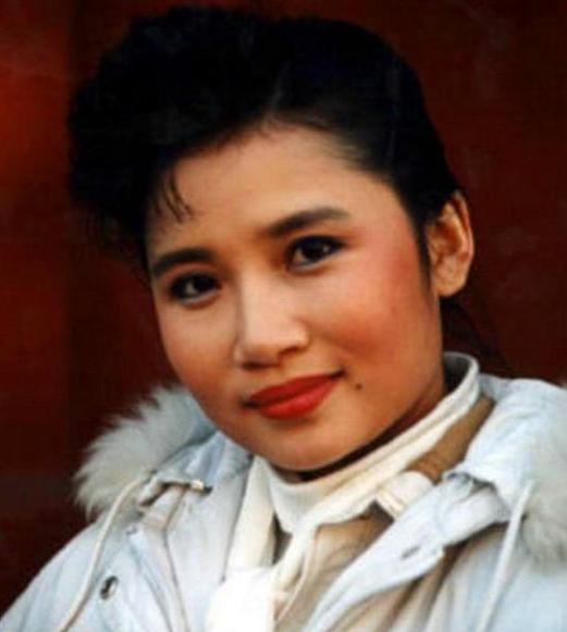 李娜是怎么蜕变的,59岁的李娜如今长得怎么样了