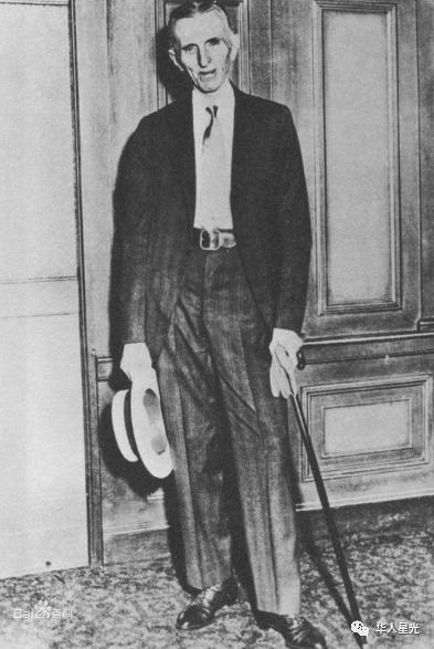 爱迪生对特斯拉的贡献,特斯拉最疯狂的一个科学家