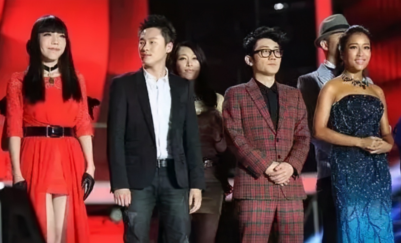 单依纯好声音哪一期出来的,单依纯总决赛歌曲夺冠视频