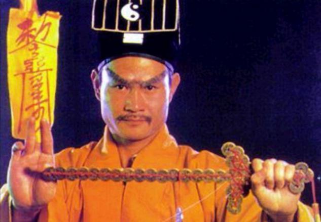 林正英和苑琼丹老死不相往来,林正英一眉道人结局