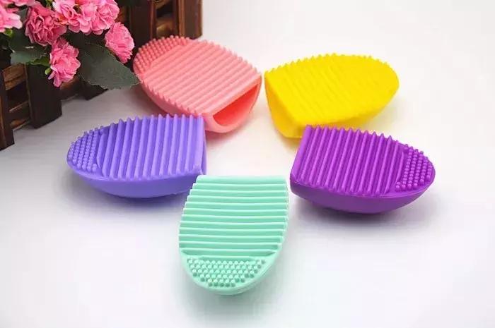 化妆工具没用对，再贵的彩妆也得废！超全化妆刷使用指南！