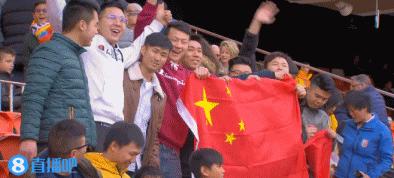 中国足球的希望！武磊西甲首发出场，五星红旗闪耀球场