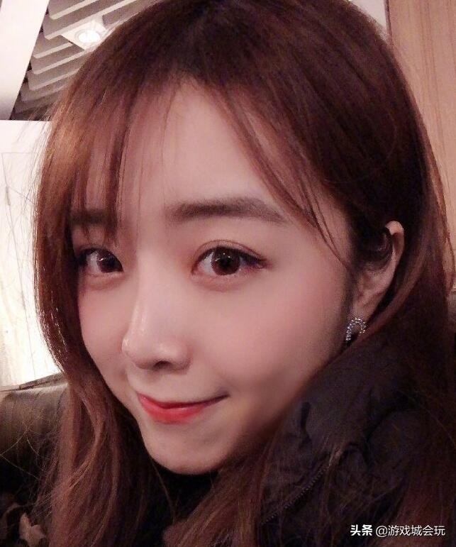 斗鱼新晋一姐阿冷视频,斗鱼一姐阿凉