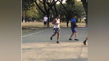 小罗拿监狱杯冠军,小罗获得监狱足球比赛冠军