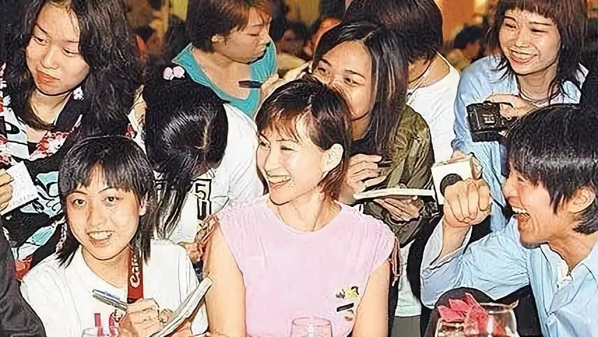 甘比为什么能打败关之琳,打败李嘉欣的豪门阔太