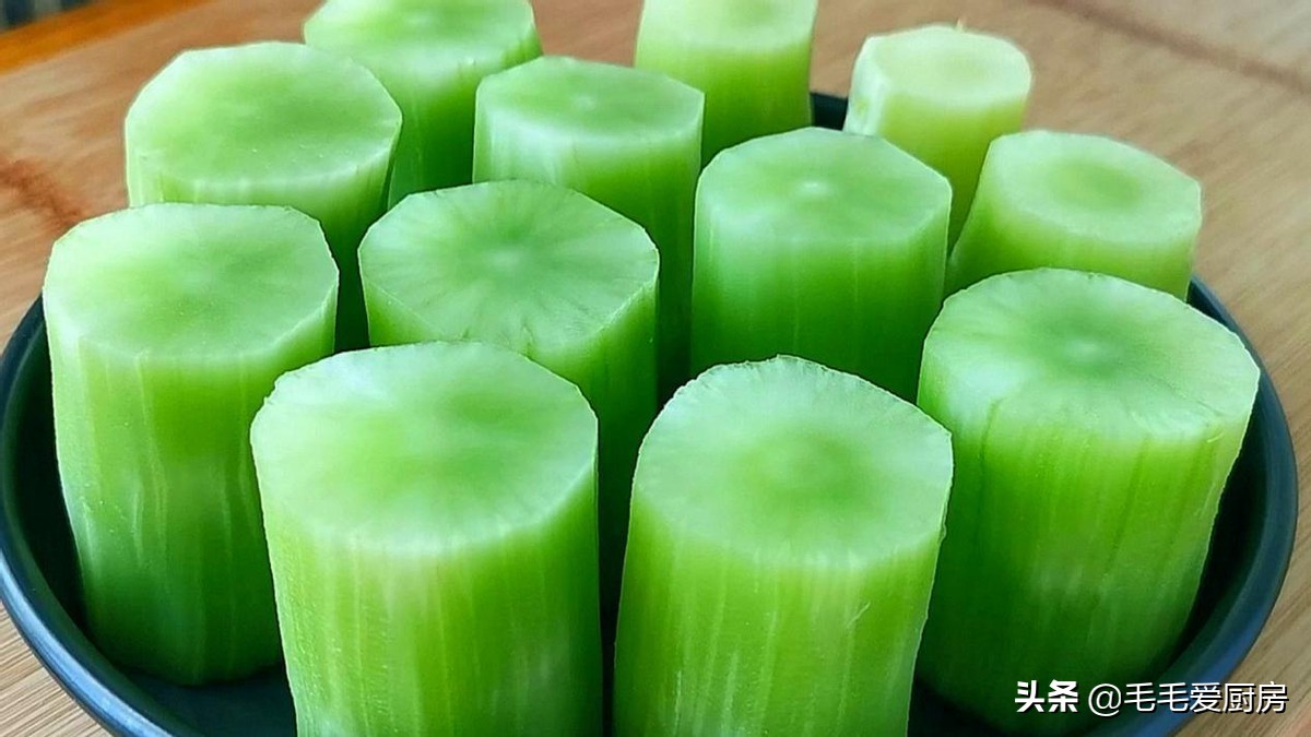 莴笋和土豆可以同吃吗怎么炒好吃,素炒酸辣莴笋片怎样炒得脆嫩好吃