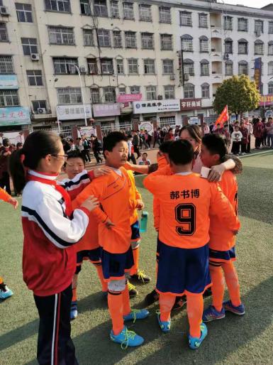 淮滨足球比赛小学生,淮滨县实验学校足球比赛