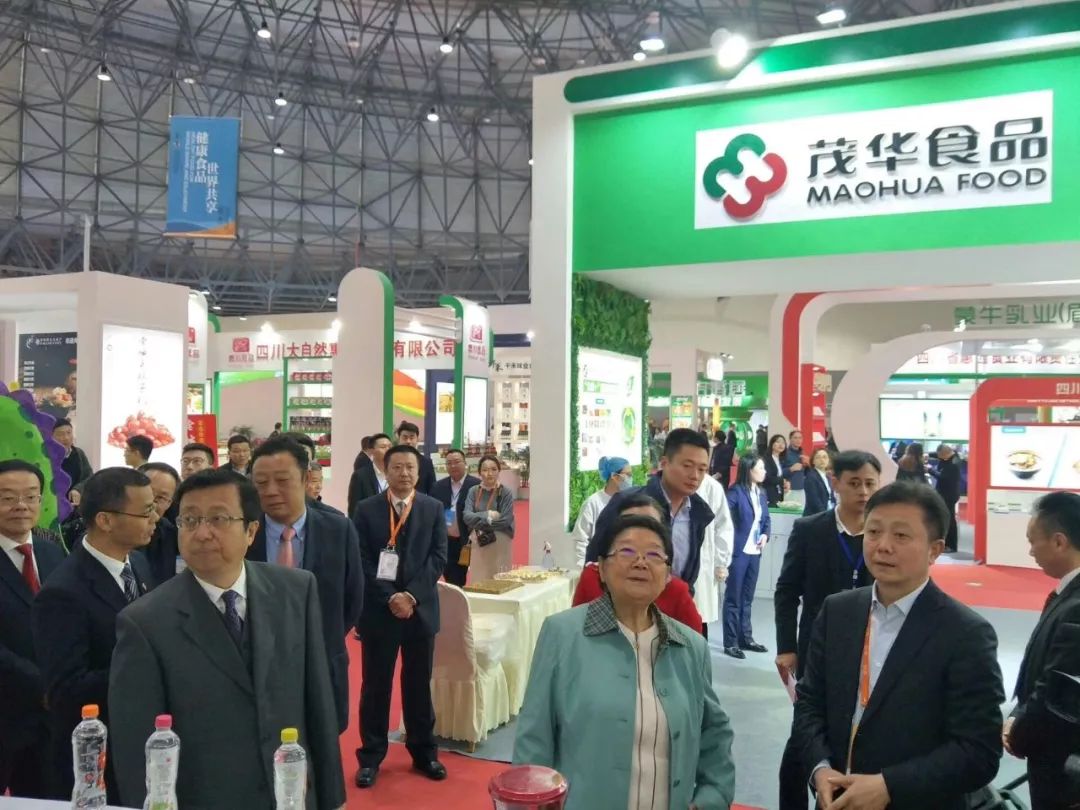 一泡而红！四川这座小城已火向全球，今天万人齐聚！