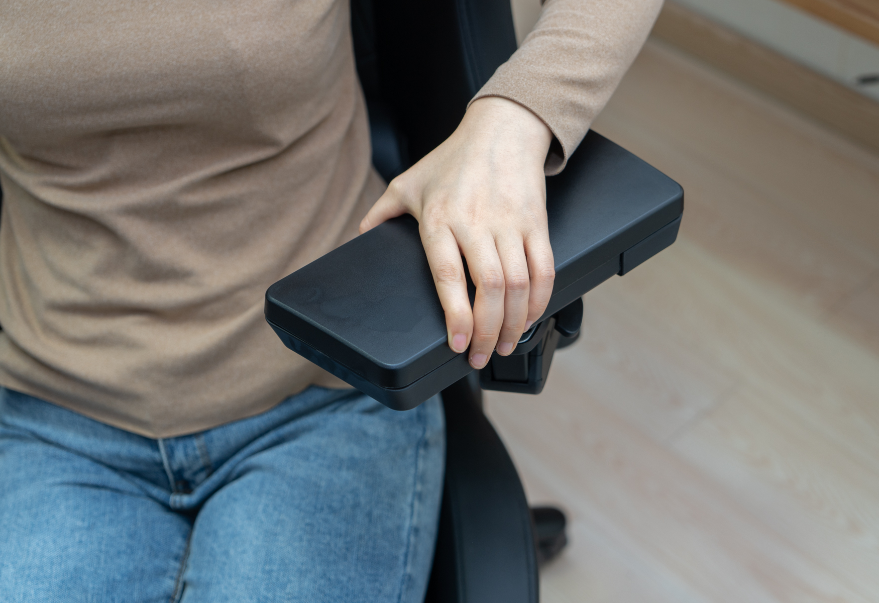 傲风透气电竞椅,椅子就坐傲风电竞椅