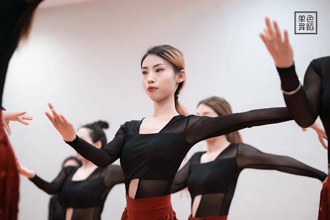 跳舞没有弹性是怎么练出来的,跳舞没有协调性该怎么办