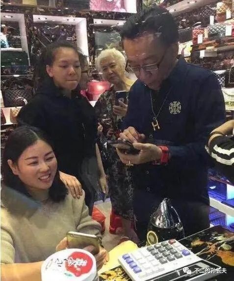 直播电商的那些事,直播带货对中小型电商带来的危机