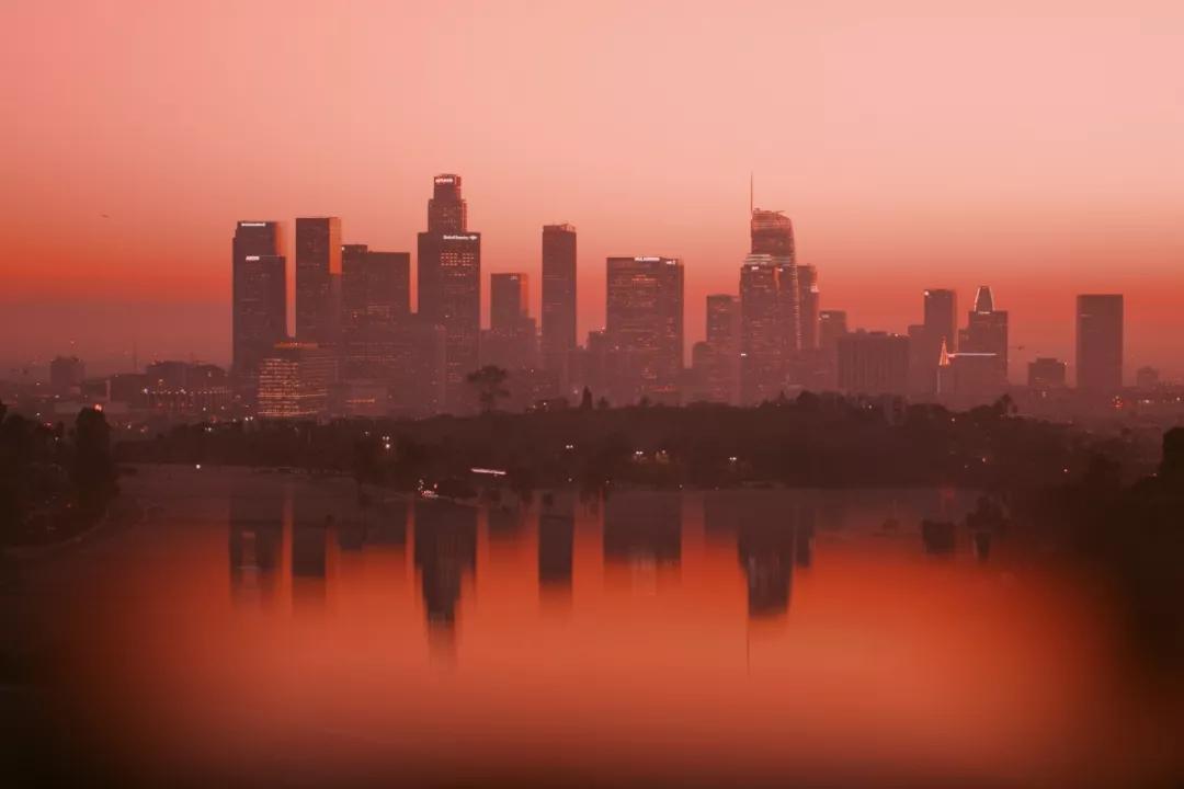 三毛的20句深情语录，教你如何去爱、去生活，再读不禁潸然泪下