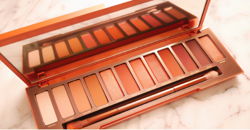 大牌初恋眼影盘测评,tomford幻魅四色眼影盘温柔初恋色