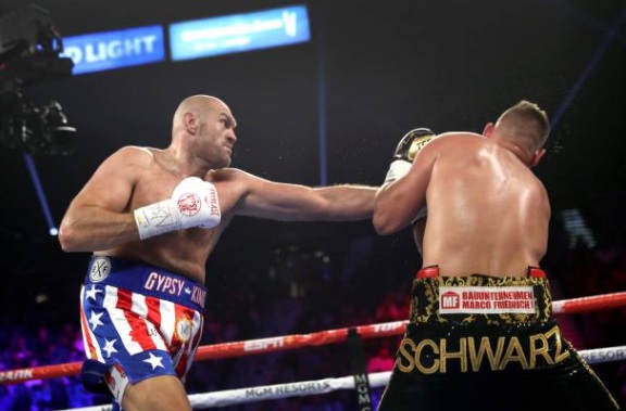 泰森富里ko施瓦茨完整视频,重量级拳王泰森富里比赛几点开始