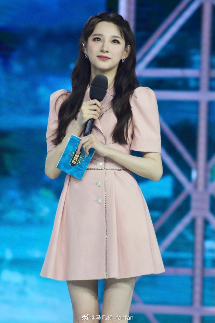 世界杯美女主持人马凡舒个人资料,央视美女主持马凡舒