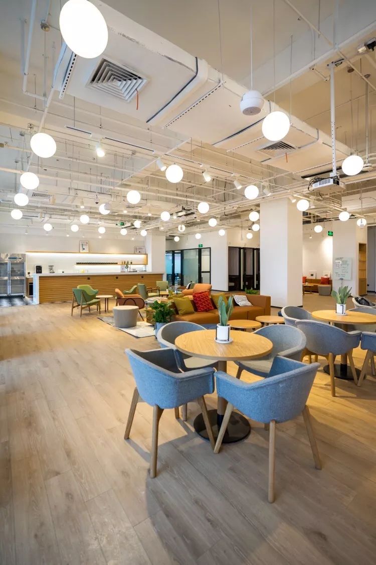 南京新街口和六合哪个大,南京新街口东和北的区别