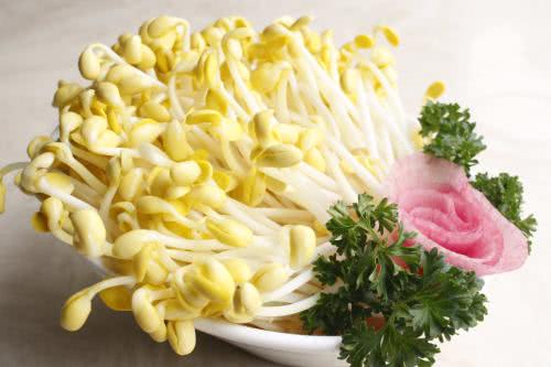 准爸爸身体状况与宝宝的性别有一定的关系的哦，作息和饮食要注意