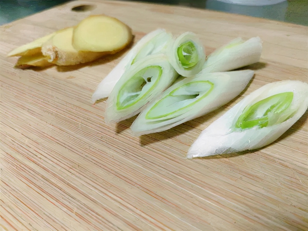 夏天鸭肉怎么炖好吃又营养,鸭肉怎么煮好吃又简单不上火