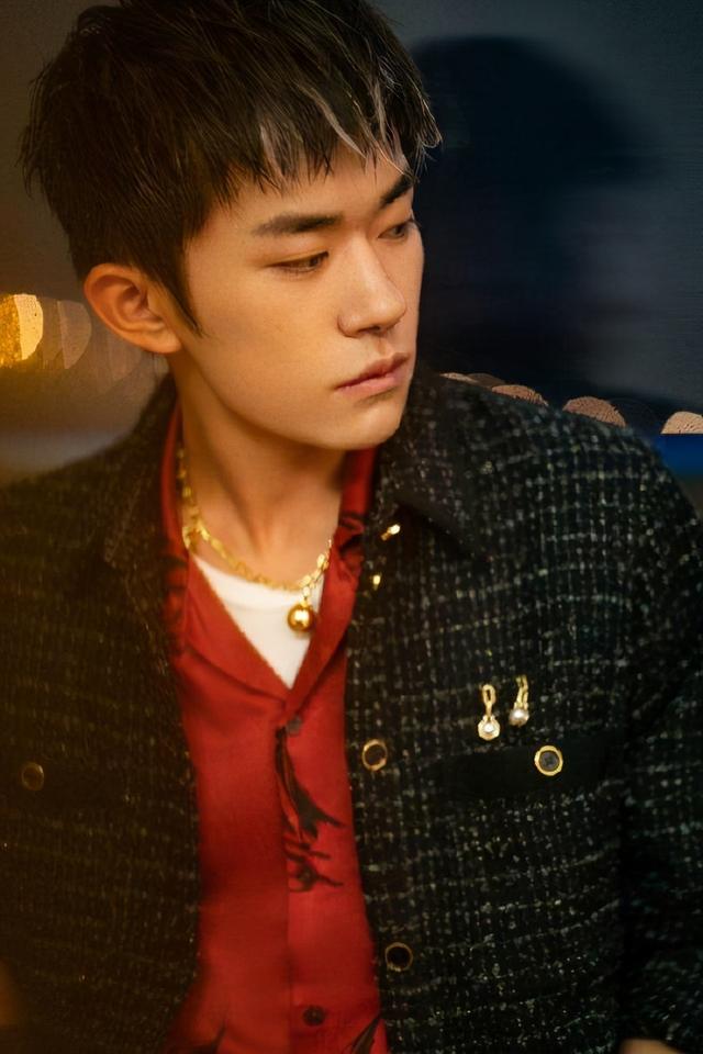 鑲栨垬鏂扮患鑹哄厓姘旀弧婊＄殑,鑲栨垬绌洪檷鐑悳鍚稿紩鐑害