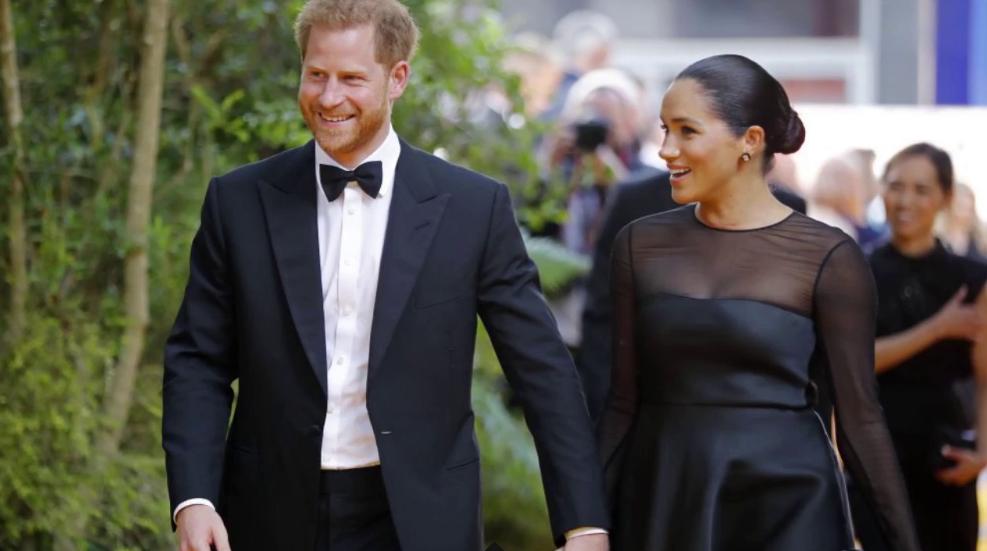 梅根哈里兼职王室,哈里帮梅根找活动