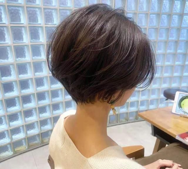 脖子短的女生适合什么发型图片,适合小圆脸短脖子的发型有哪些