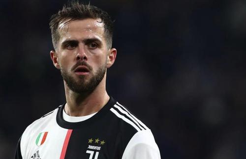 关爱巴萨老年活动中心人人有责，听说“搓麻将”和“广场舞”很配