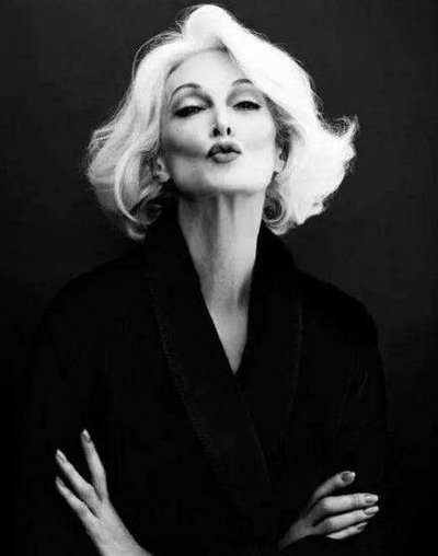 84岁却有20岁皮肤，被称时尚圈“老妖精”，“不老秘诀”透露出来